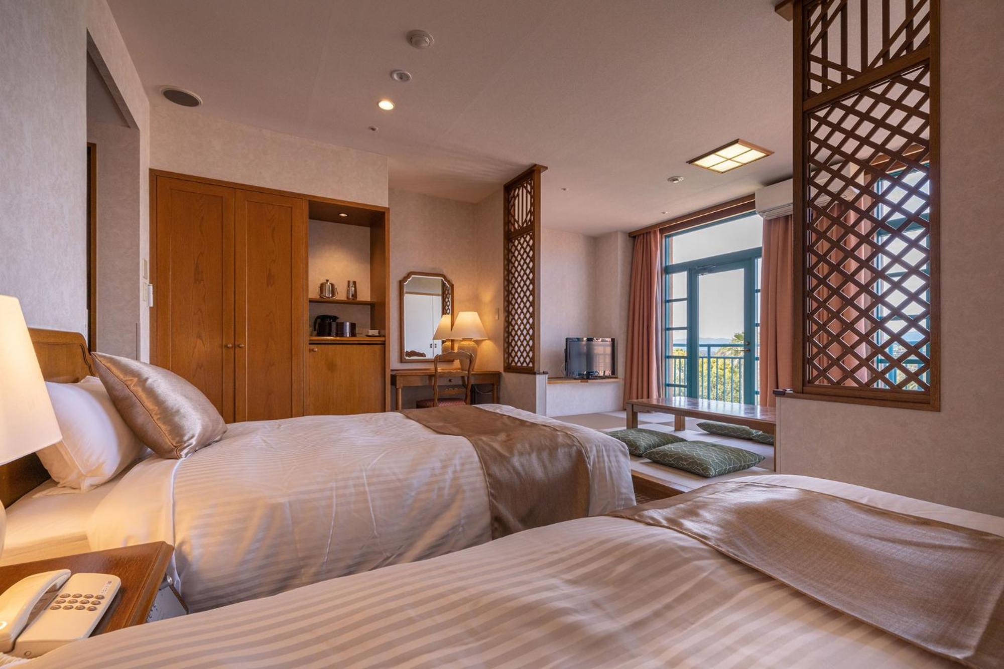 Ooedo Onsen Monogatari Premium Saikaibashi Hotel Sasebo Exterior photo